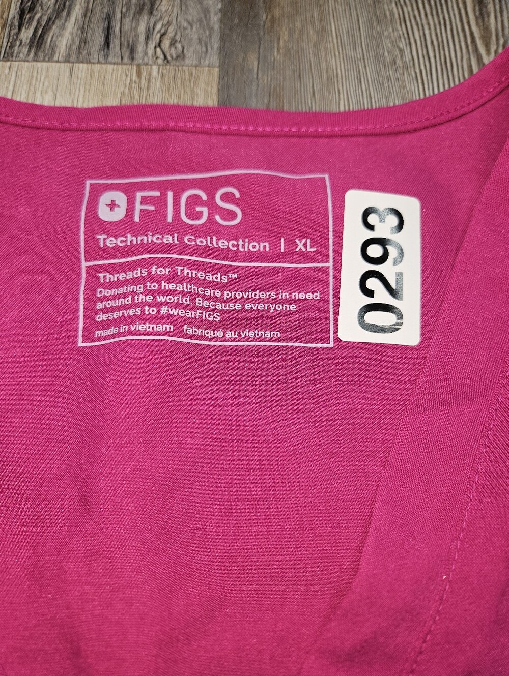 FIGS Scrubs Casma Three Pocket Top Women's XL Rapid Response Pink - Picture 3 of 6